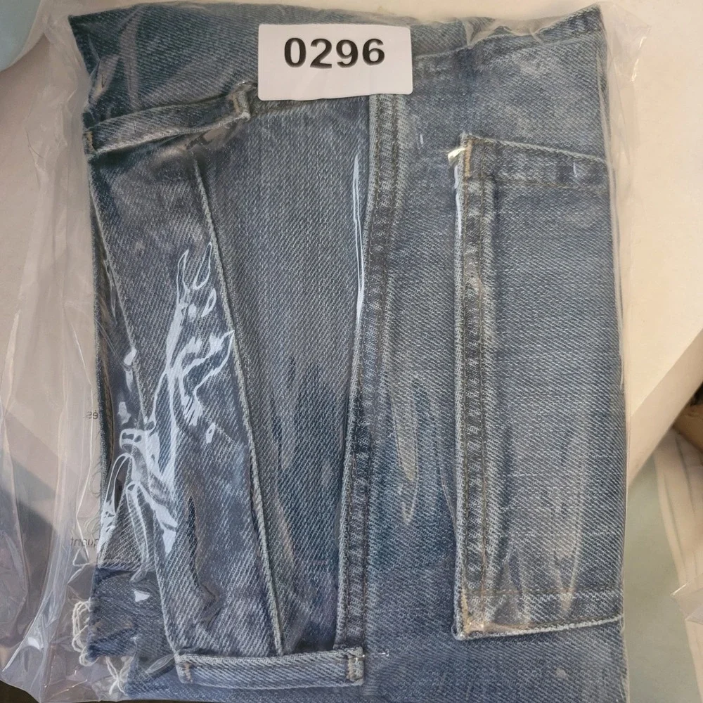 NWT‎ Universal Thread 90s Baggy Shorts Women 6 Mid Rise Button Fly Raw Hem Denim